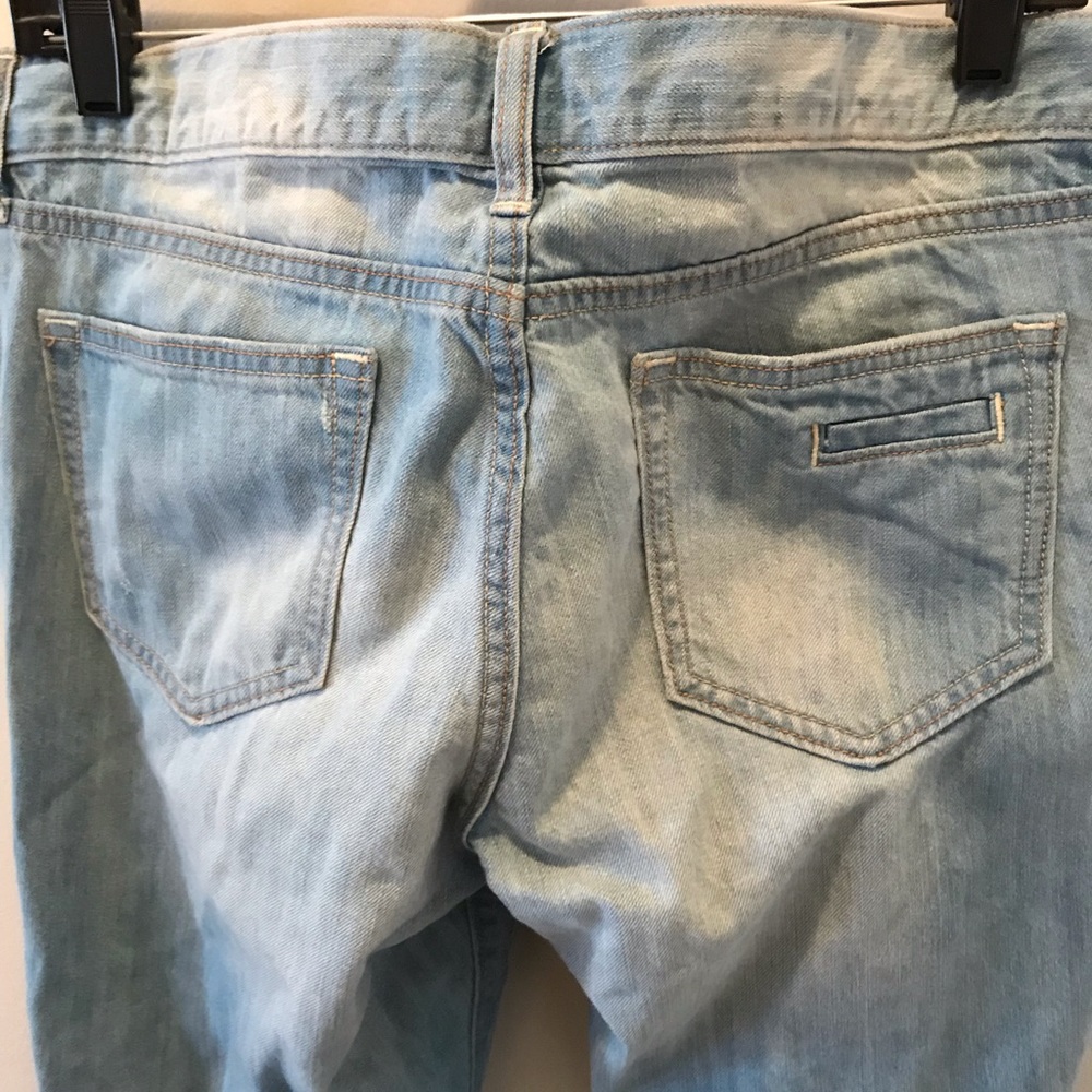 Old Navy distressed Boyfriend Jeans - Picture 6 of 7